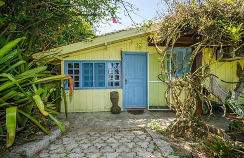 Garopaba Ski Chalet | Chalé Aconchegante na Beira do rio e 100 mts do mar