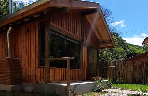 Santo Antonio do Pinhal Ski Chalet | Chalé Cedro com Hidromassagem, Lareira e Espaço de Fogueira