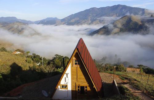 Delfim Moreira Ski Chalet | Chalé Cachoeira do Túnel- Linda vista da Serra da Mantiqueira