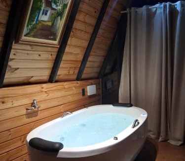 Sapucai-Mirim Cabin | Chalé Canto da Mata - Com Piscina e Café da Manhã