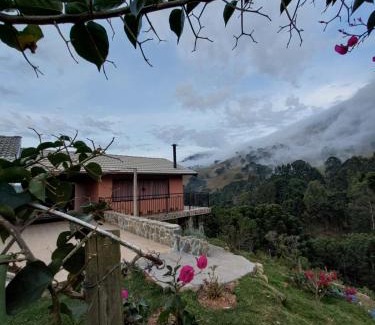 Brazopolis Cabin | Chalé Canto Mundo - Mantiquero