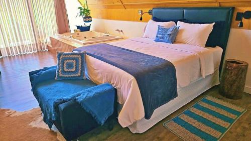 Campo Alegre Ski Chalet | Chalé com banheira de hidromassagem e lareira l Chalé Azul