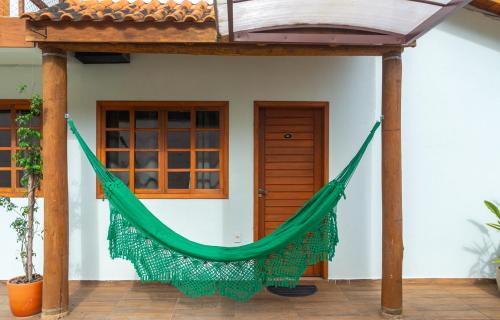 Estaleiro House | Chalé com Churrasqueira a 5min da Praia Estaleiro