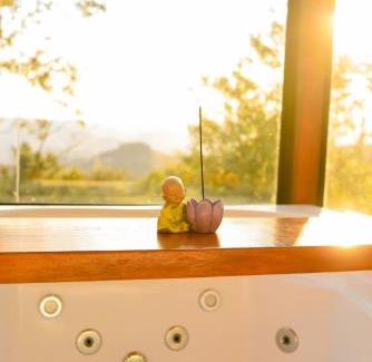 Tres Coroas Apartment | Chalé com Hidromassagem Próximo ao Templo Budista