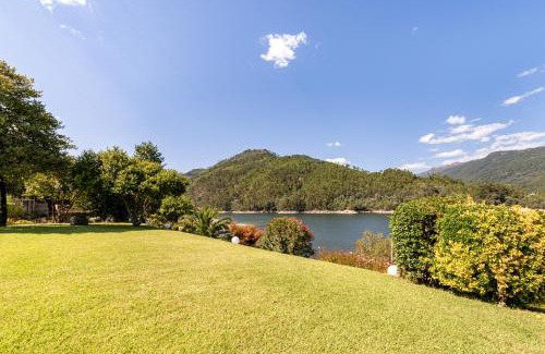 Rio Caldo Ski Chalet | Chalé da Caniçada By Sé Apartamentos