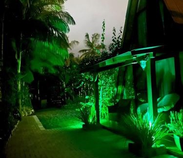 Pomerode Ski Chalet | Chalé de madeira com vista para o rio