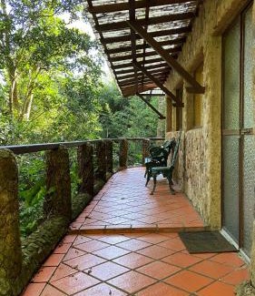 Posse House | Chalé Laranja - Sítio Caldeirão