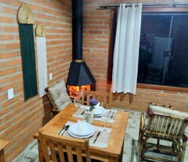 Joanopolis House | Chalé para casal com Lareira Chalé Santana 1