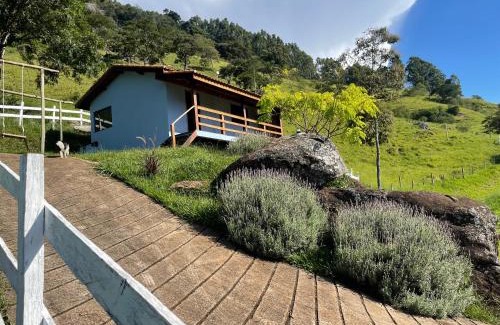 Paraisopolis House | Chalé pedra branca
