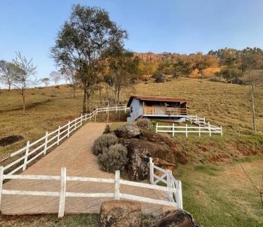 Paraisopolis House | Chalé pedra branca