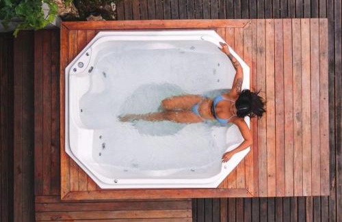 Sao Bento do Sapucai Ski Chalet | Chalé São Bernardo - banheira de hidromassagem privativa