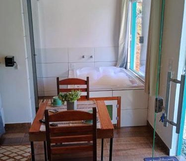 Costas Ski Chalet | Chalé Som do Riacho com Hidromassagem e Lareira á 20 minutos de Gonçalves-MG