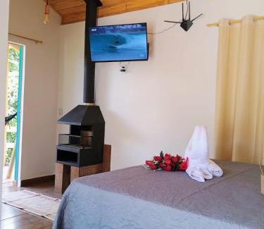 Costas Ski Chalet | Chalé Som do Riacho com Hidromassagem e Lareira á 20 minutos de Gonçalves-MG