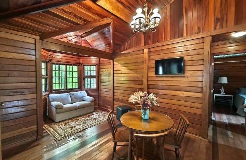 Itaipava Ski Chalet | Chalé vista para Mata Itaipava