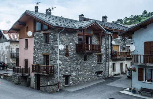 Saint-Marcel Ski Chalet | Chalet, terrace, balcony, fireplace or stove, parking, tv, ski locker, 120m²