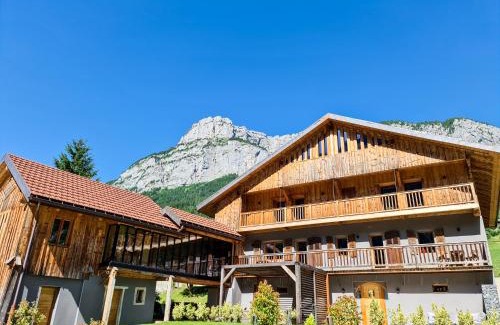 Le Petit-Bornand-les-Glieres Ski Chalet | CHALET 1703 - Refuge Alpin avec Spa & Sauna - l'esprit maison au Coeur des Alpes - Adults Only