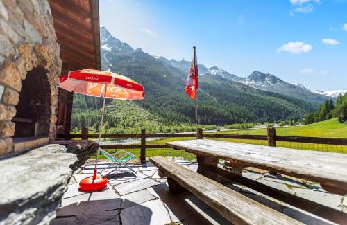 Evolene Ski Chalet | Chalet à Arolla 8 personnes - vue, nature & parking privé