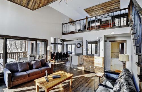 Stoneham Ski Chalet | Chalet 02 Chemin Blanc by Les Chalets Alpins