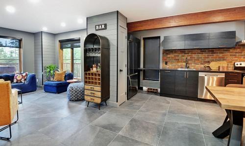 Stoneham Ski Chalet | Chalet- 10 Chemin Alpin