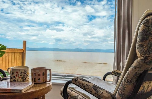 Cap-Saint-Ignace Ski Chalet | Chalet #11 Waterfront with Spa, Wifi & AC