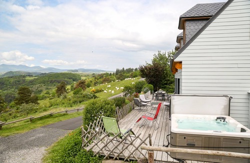 Saint-Nectaire Ski Chalet | CHALET 136 m² - 4 * - 8 people - exceptional view of the Sancy
