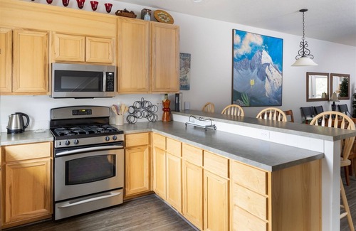Government Camp Ski Chalet | Chalet 16 at the Official Collins Lake Resort
