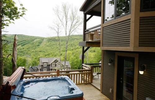 Stoneham Ski Chalet | Chalet 17 Chemin Blanc by Les Chalets Alpins