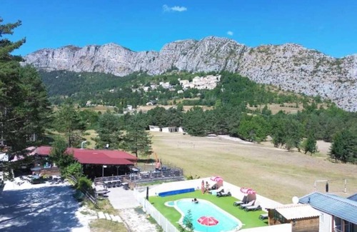 Saint-Auban Ski Chalet | Chalet 2 étoiles - Piscine - ccbaeib