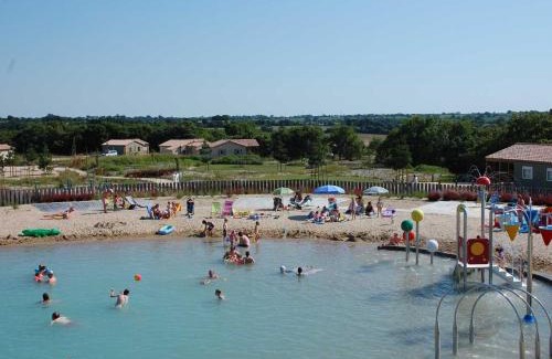 La Chapelle-Hermier Ski Chalet | Chalet 2 chambres au calme avec terrasse, piscine chauffée et accès lac en Vendée - FR-1-783-26