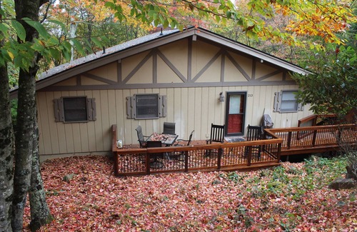 Beech Mountain Ski Chalet | Chalet - 2 king bed, 2ba, Ski, Golf, Tennis, Hike, Mountain Bike, Fish.