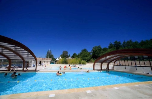 Monclar-de-Quercy Ski Chalet | Chalet 3 étoiles - Piscine - eebbic