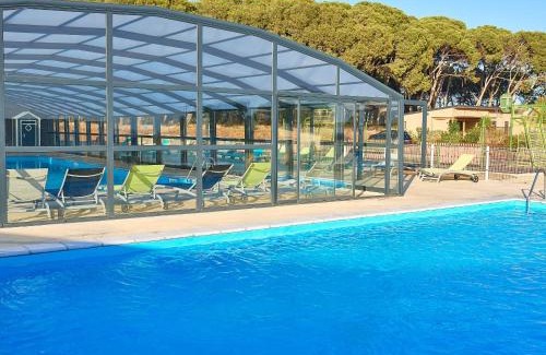 Pomerols Ski Chalet | Chalet 3 chambres avec piscines chauffées et accès plage à 9km - FR-1-783-24