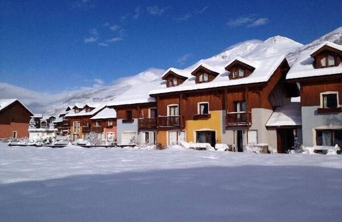 La Salle-les-Alpes Ski Chalet | Chalet, 300m from ski slopes, terrace, parking, tv, 47m², Serre Chevalier
