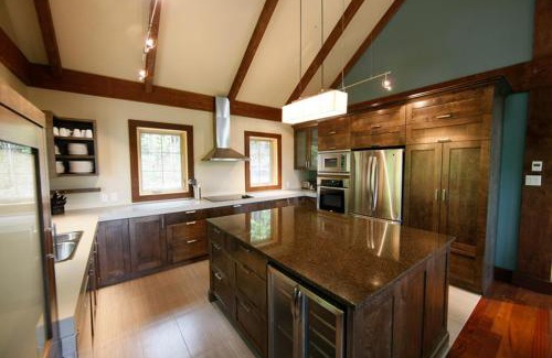 Stoneham Ski Chalet | Chalet 38 Chemin Blanc by Les Chalets Alpins