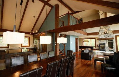 Stoneham Ski Chalet | Chalet 38 Chemin Blanc by Les Chalets Alpins