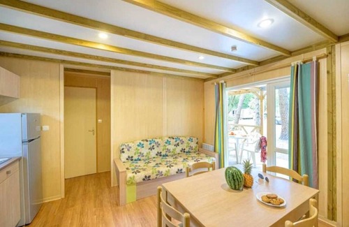Saint-Hilaire-de-Riez Ski Chalet | Chalet 4 étoiles - Piscine - eeccei