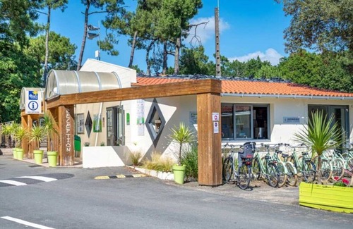 Saint-Hilaire-de-Riez Ski Chalet | Chalet 4 étoiles - Piscine - eeccei