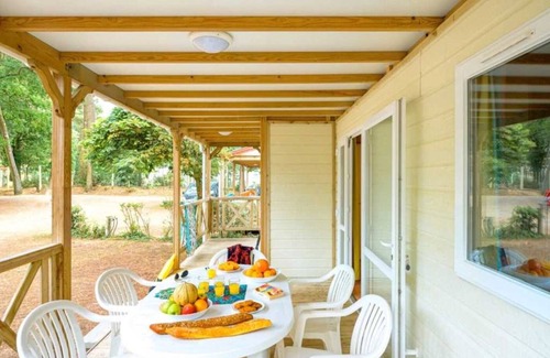 Saint-Hilaire-de-Riez Ski Chalet | Chalet 4 étoiles - Piscine - eeccei
