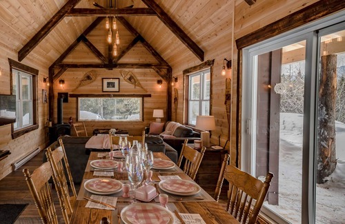 La Malbaie Ski Chalet | Chalet 6 pers. Petit lac, chevaux et Nature Parc Regional du Mont Grand Fonds.