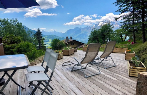 Manigod Ski Chalet | Chalet 70 m2, quiet, south-facing, in Manigod, F 74230, near La Clusaz & Annecy