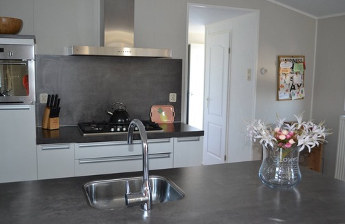 Serooskerke Ski Chalet | Chalet 76 in Zeeland on a child-friendly campsite, close to the beach