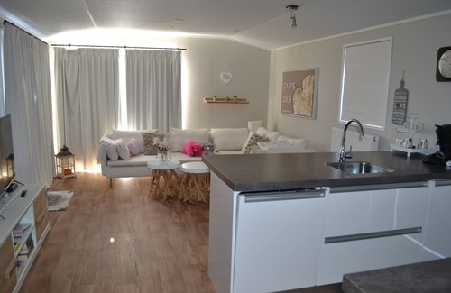 Serooskerke Ski Chalet | Chalet 76 in Zeeland on a child-friendly campsite, close to the beach