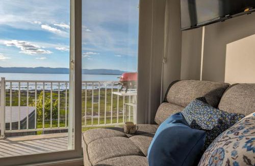 Cap-Saint-Ignace Ski Chalet | Chalet #8 Waterfront with Spa, Fireplace, Wifi and AC