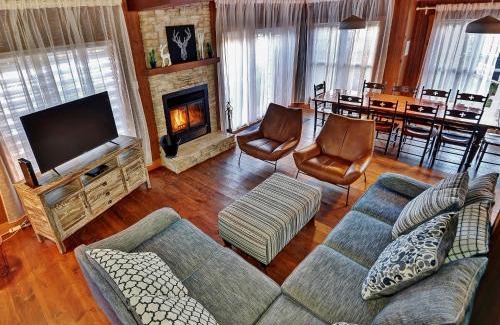 Stoneham Ski Chalet | Chalet 9006 Chemin des Alpages by Les Chalets Alpins