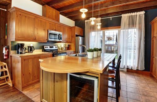 Stoneham Ski Chalet | Chalet 9006 Chemin des Alpages by Les Chalets Alpins