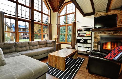 Stoneham Ski Chalet | Chalet 9008 Chemin des Alpages by Chalets Alpins