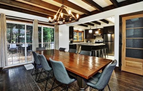 Stoneham Ski Chalet | Chalet 9008 Chemin des Alpages by Chalets Alpins