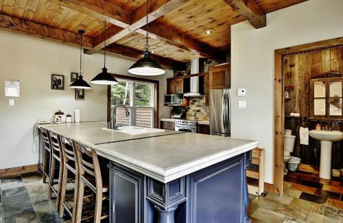 Stoneham Ski Chalet | Chalet 9012 Chemin des Alpages by Les Chalets Alpins