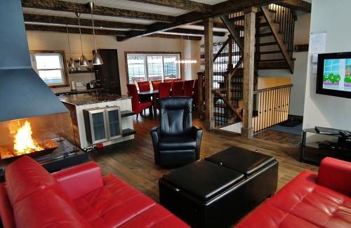 Stoneham Ski Chalet | Chalet 9013 Chemin des Alpages by Les Chalets Alpins