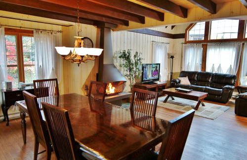 Stoneham Ski Chalet | Chalet 9017 Chemin des Alpages by Les Chalets Alpins